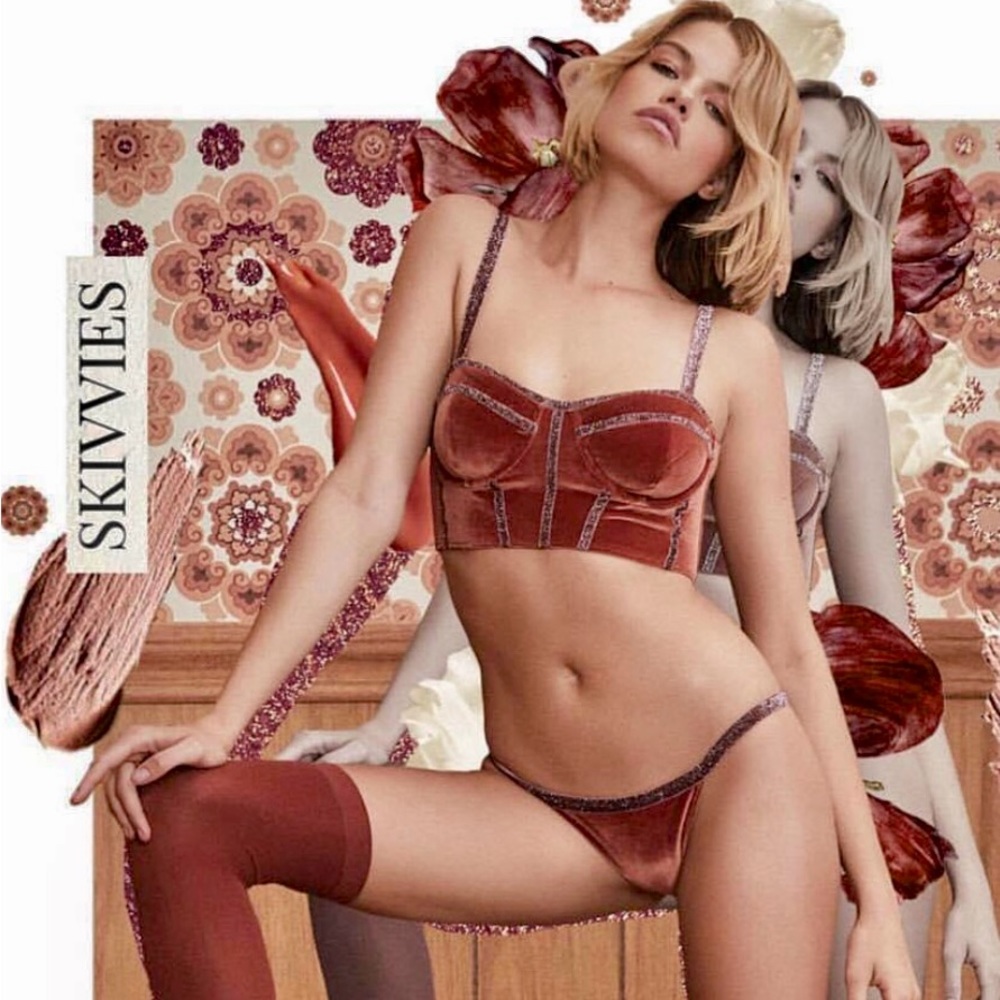 ❤️PRICE DROP❤️For Love & Lemons Skivvies Sabina Corset Velvet Bra Top